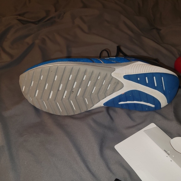 New Balance propel fuelcell size 12 9/10 box - Picture 2 of 3